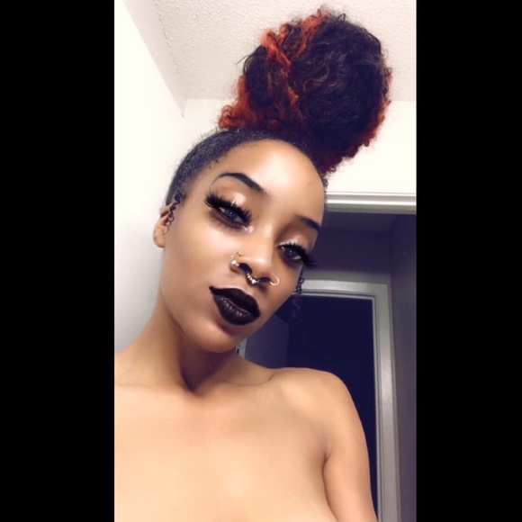 Meet your Posher, Cherry 🍒 follow me please! - Picture 5 of 7